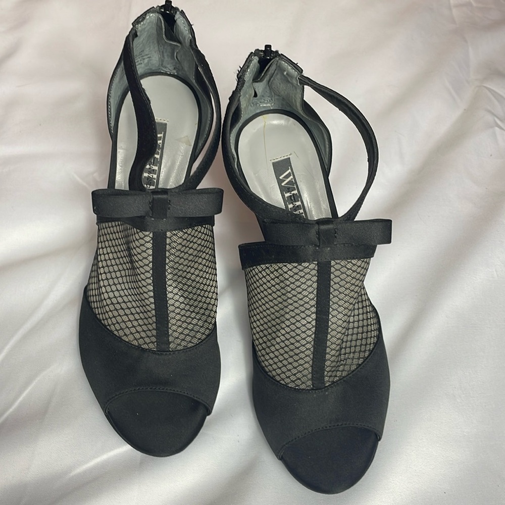 Vera Wang ´Whité Mesh Peep Toe Strappy Heel, Zipper back, Size 8